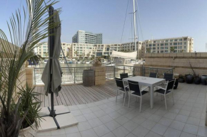 The Yacht Apartment in Herzlia